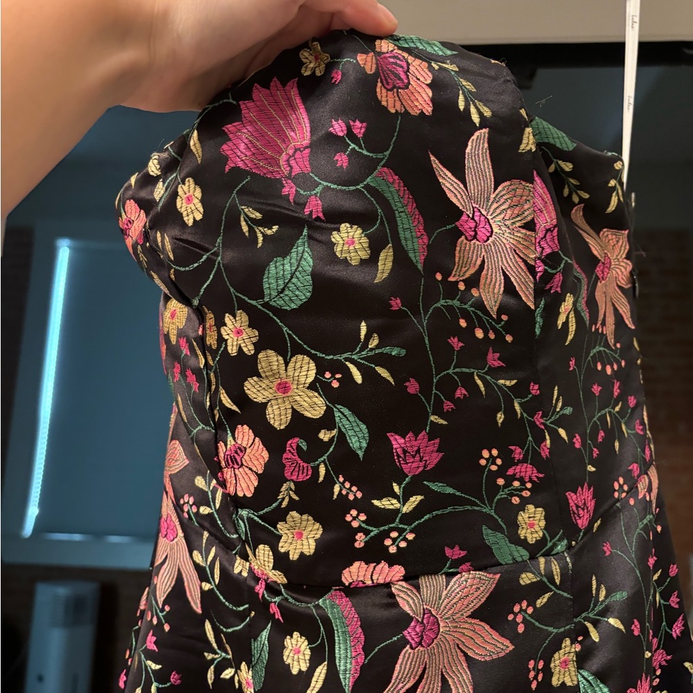 Lulus stunning strapless dress!
